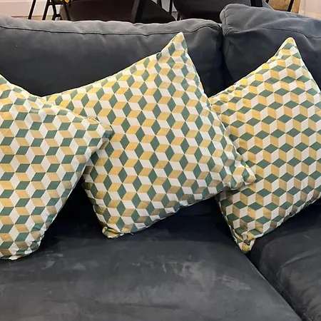 Palacete Frente Al Casco Viejo De Lägenhet *