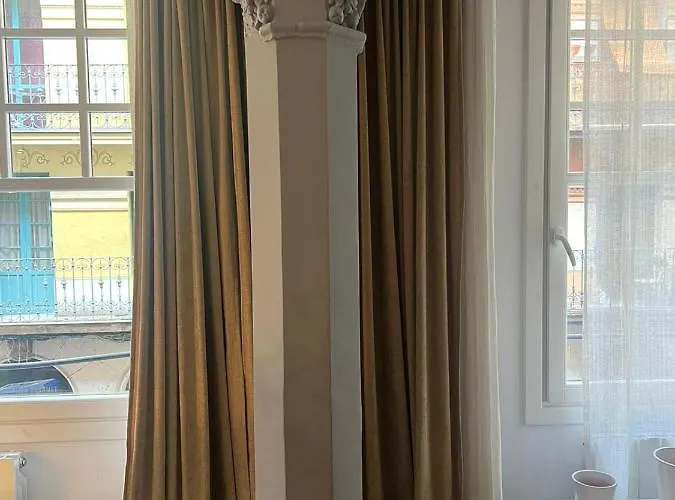 Palacete Frente Al Casco Viejo De * בילבאו