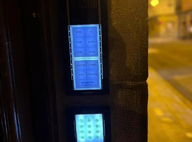 Palacete Frente Al Casco Viejo De דירה בילבאו