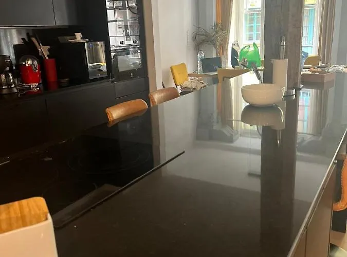 Palacete Frente Al Casco Viejo De דירה