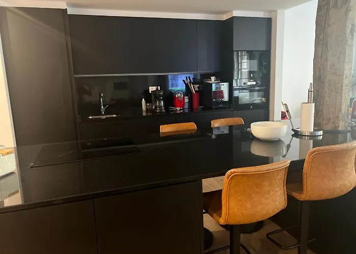 Palacete Frente Al Casco Viejo De בילבאו