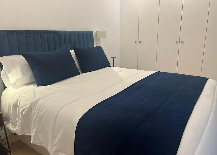 Palacete Frente Al Casco Viejo De *