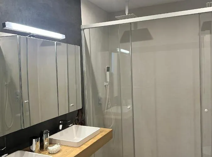 Palacete Frente Al Casco Viejo De *