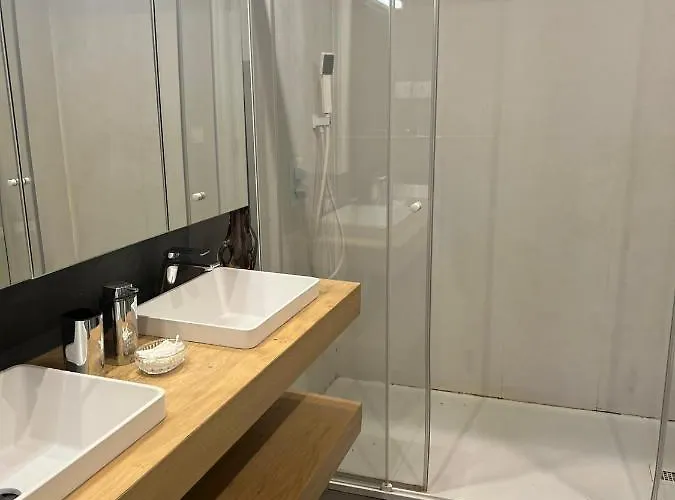 Palacete Frente Al Casco Viejo De *