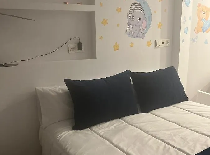 Palacete Frente Al Casco Viejo De דירה *