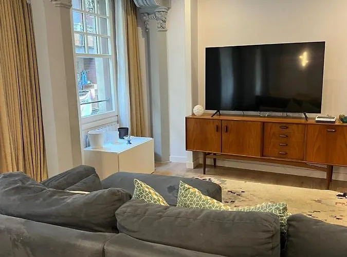 Palacete Frente Al Casco Viejo De דירה *