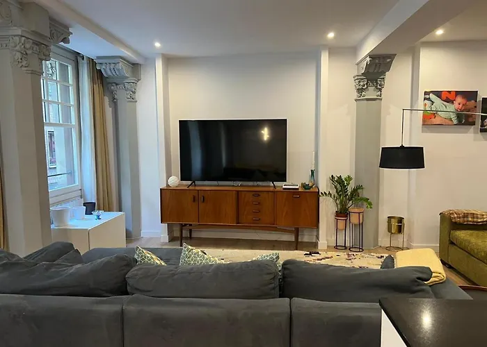 Palacete Frente Al Casco Viejo De דירה *