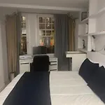 Palacete Frente Al Casco Viejo De Апартаменты Бильбао