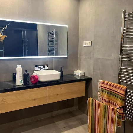 Palacete Frente Al Casco Viejo De Appartement