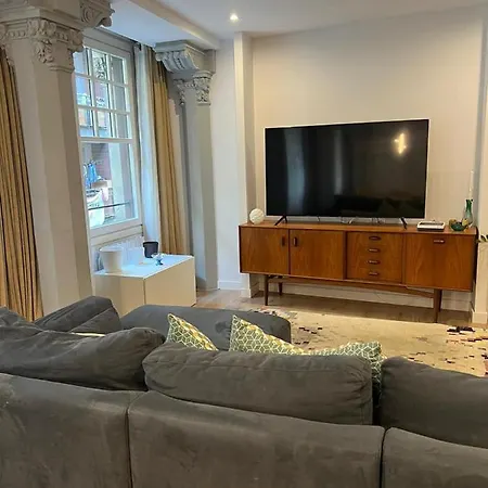 Palacete Frente Al Casco Viejo De Apartment Bilbao