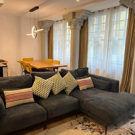 Palacete Frente Al Casco Viejo De