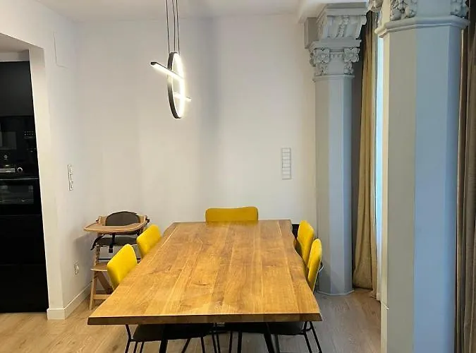 Palacete Frente Al Casco Viejo De * Bilbao