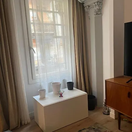 Palacete Frente Al Casco Viejo De * Bilbao