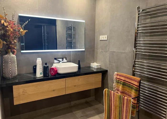 Palacete Frente Al Casco Viejo De Daire