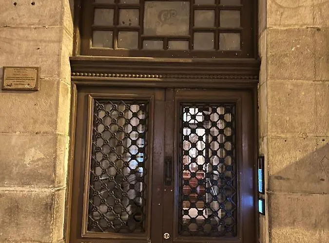 Palacete Frente Al Casco Viejo De Daire *