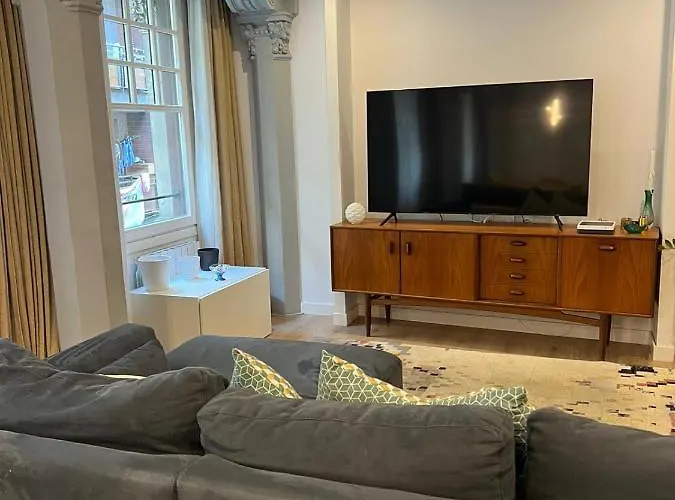 Palacete Frente Al Casco Viejo De Daire Bilbao