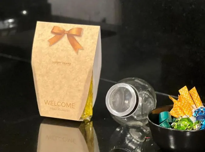 Palacete Frente Al Casco Viejo De Daire *